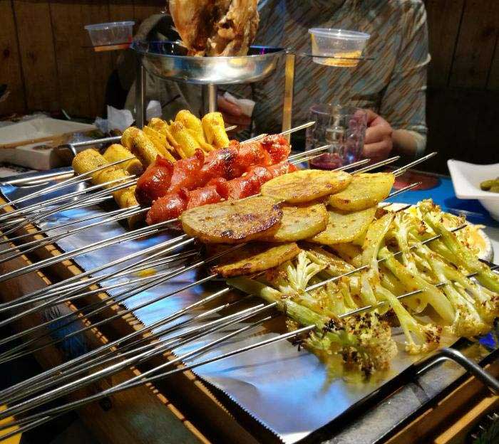胡场镇音乐烧烤吧